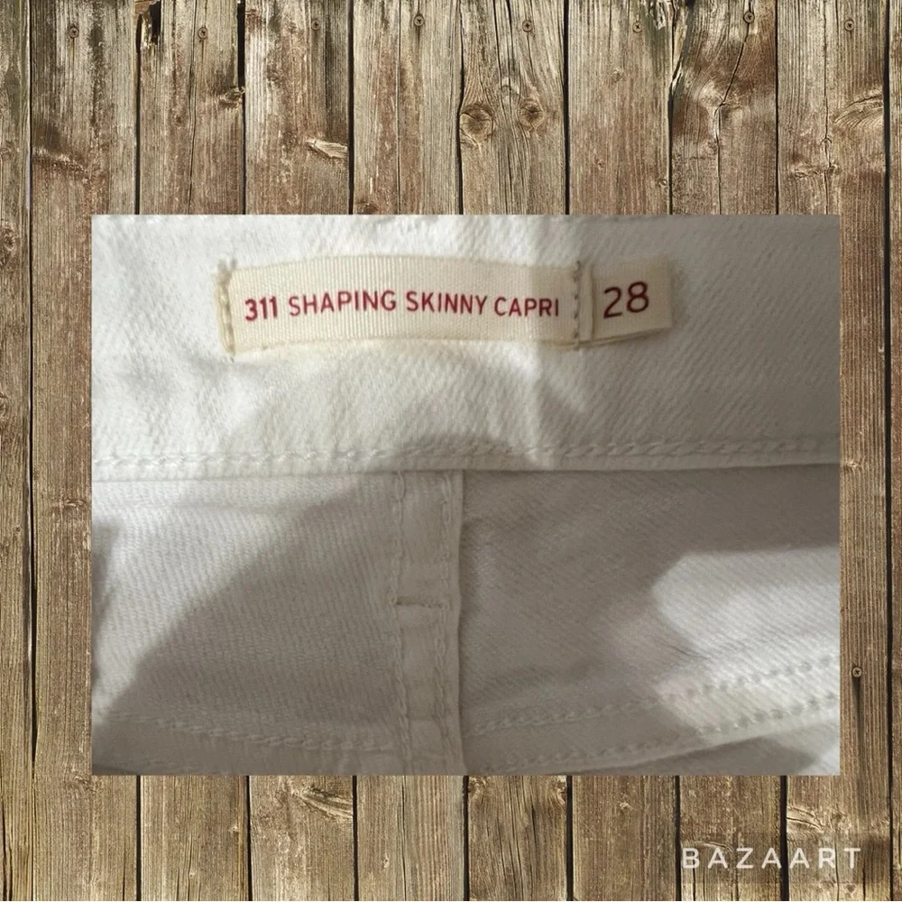 Levi’s 311 shaping skinny capri White Size 28 - Picture 3 of 3